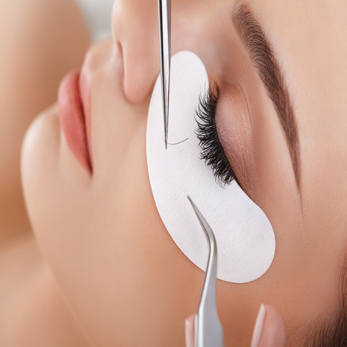 Eyelashes Extensions